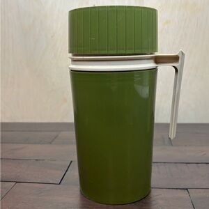 THERMOS Vintage 70s Avocado Green‎ Model 7202 Pint Size thermos insulated